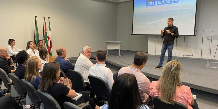 Feirão de Empregos oferecerá mais de 1.700 vagas de trabalho em Jaraguá do Sul
