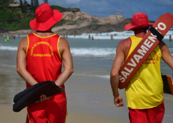 Menino morre afogado em praia de Barra Velha