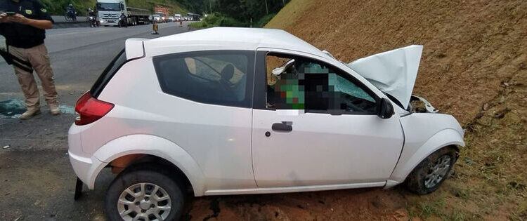 [Fotos] Motorista morre após acidente com carreta na BR-470 em Blumenau