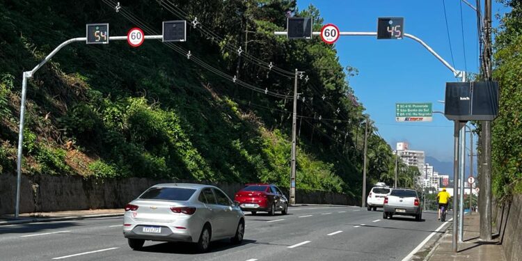 Jaraguá do Sul inicia troca dos controladores de velocidade