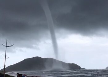 [Vídeo] Defesa Civil do Estado confirma tromba d’água em praia de Florianópolis