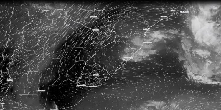 Santa Catarina tem previsão de chuva persistente e volumosa até domingo (28)