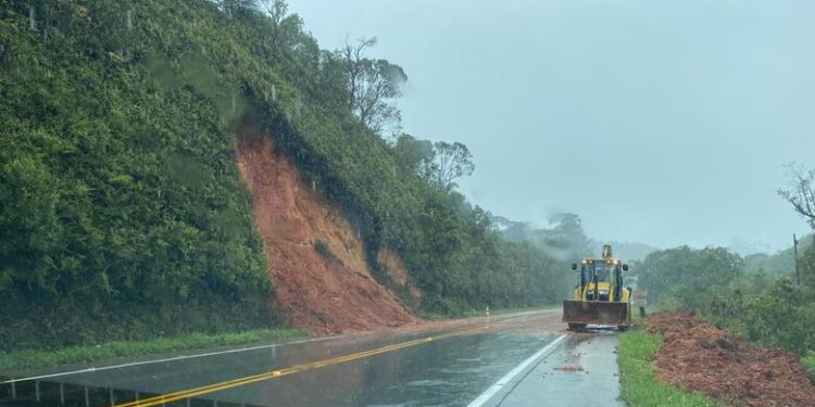 Serra da Dona Francisca será interditada para caminhões articulados devido às chuvas