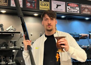 Jair Renan Bolsonaro é indiciado por falsidade ideológica e lavagem de dinheiro