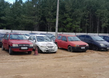 [Fotos] Detran fará leilão de 29 carros e 11 motos em Jaraguá do Sul