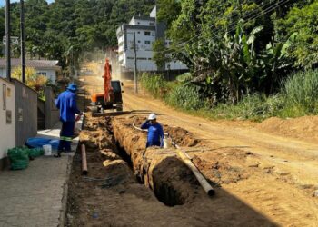 Seguem os trabalhos de recuperação das ruas atingidas pela enxurrada em Jaraguá