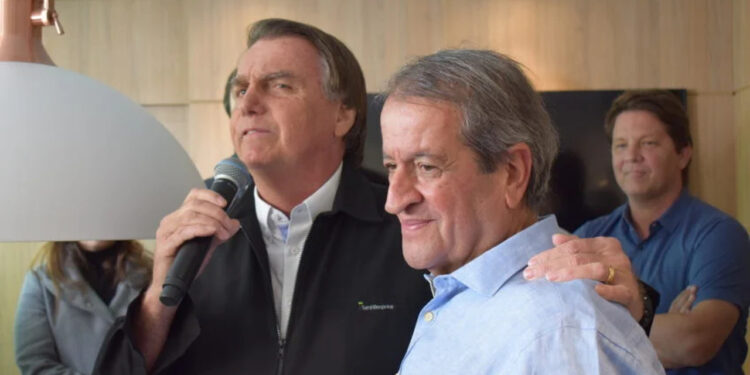 Presidente do PL é detido em flagrante por posse irregular de arma de fogo