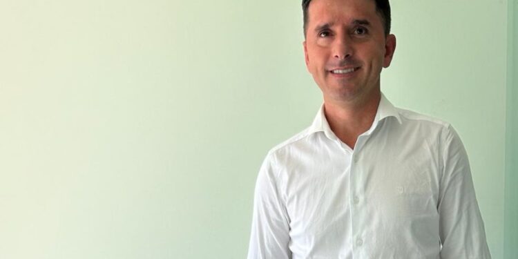 PP de São João do Itaperiú lança Gilberto Azevedo como pré-candidato a prefeito