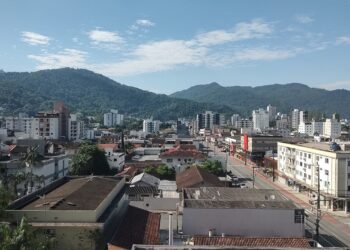 Onda de calor traz temperaturas elevadas nesta semana em SC