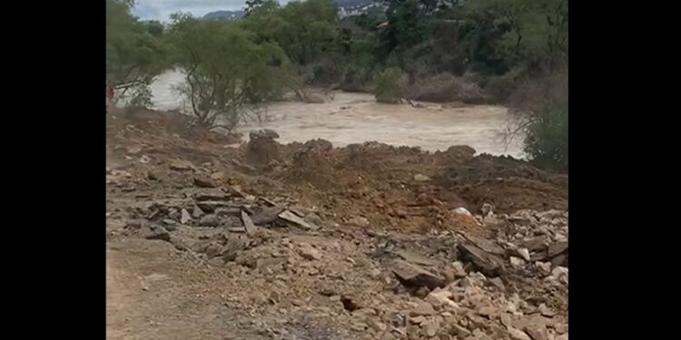 [Vídeo] BR-470 tem novo deslizamento de terra em Rio do Sul