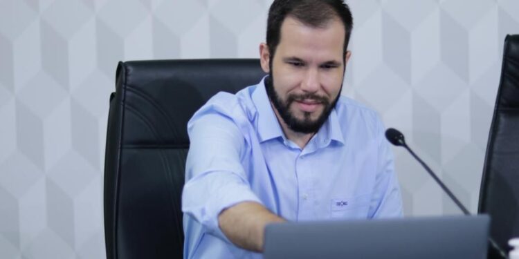 Almeida solicita a liberação de FGTS para atingidos pelas fortes chuvas em Jaraguá do Sul