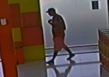 Câmera flagra furto de celular em estabelecimento de Jaraguá do Sul