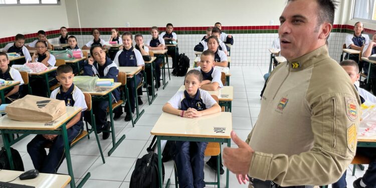 Iniciam as aulas no Colégio Militar de Jaraguá do Sul