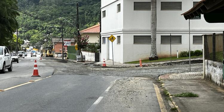[Jaraguá] Prosseguem obras no bairro Jaraguá Esquerdo