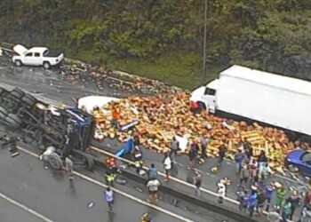 [Vídeo] Grave acidente bloqueia a BR-376, entre SC e PR