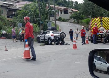 Motociclista fica gravemente ferido em acidente em Jaraguá do Sul