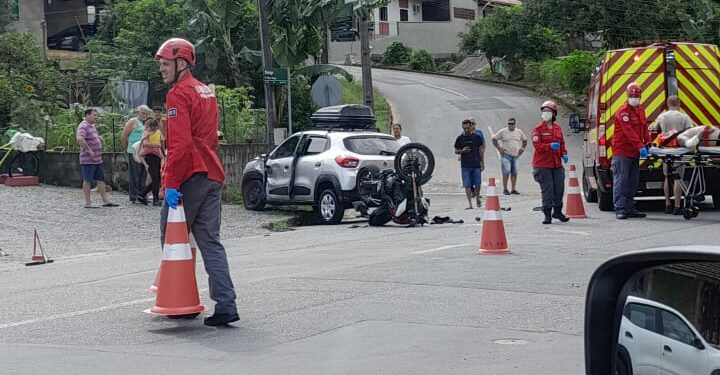 Motociclista fica gravemente ferido em acidente em Jaraguá do Sul