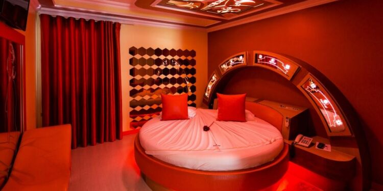 Casal é detido após se negar a pagar a conta em motel de Jaraguá do Sul