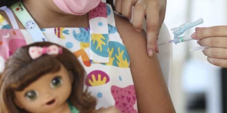 Rio do Sul revoga decreto que dispensa obrigatoriedade de vacina da Covid para matrículas escolares