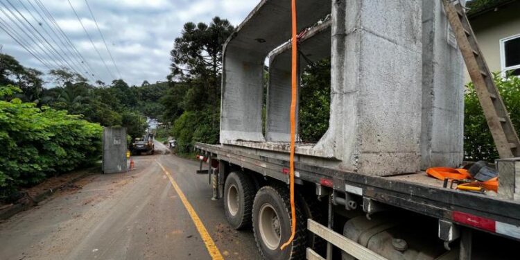 Novas galerias na Rua Adolfo Antônio Emmendoerfer, em Jaraguá do Sul