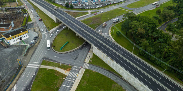 Governo do Estado entrega elevado no Distrito Industrial de Joinville