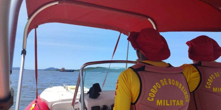 Bombeiros buscam jovem que desapareceu após sair de caiaque no Norte de SC