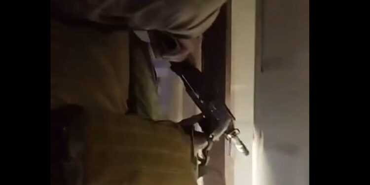 [Vídeo] Homem com mandado de prisão é detido em Jaraguá do Sul