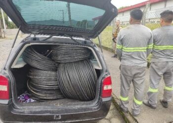 Dupla é presa por furto de cabos em Schroeder