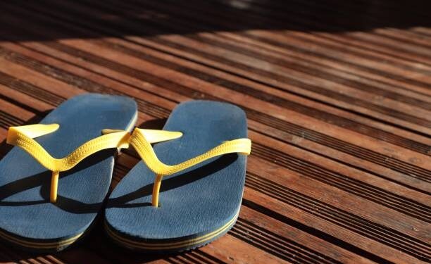 Padrasto é levado pra delegacia após dar chineladas no enteado em Schroeder