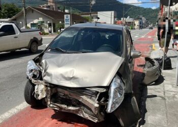 Mulher e criança são socorridas após acidente em Jaraguá do Sul