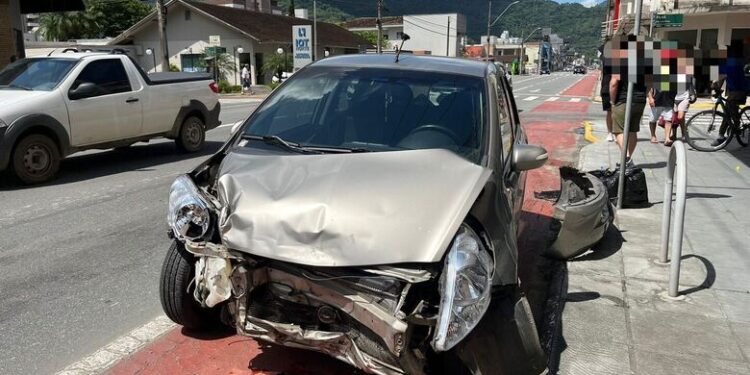 Mulher e criança são socorridas após acidente em Jaraguá do Sul