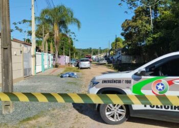 Três homens são mortos a tiros em Barra Velha