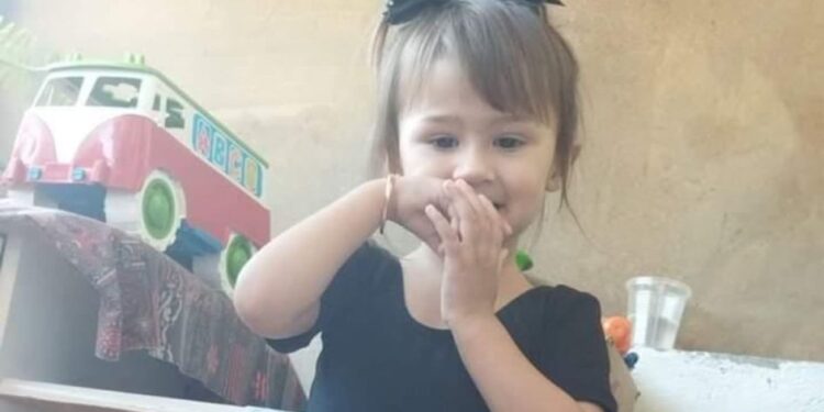 Menina morta por mãe e padrasto em Indaial será sepultada em Ibirama