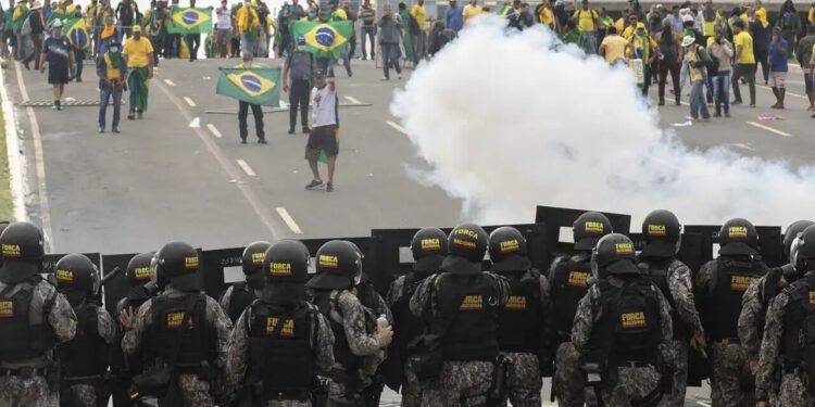 Pela primeira vez, Moraes vota por absolver réu envolvido no 8 de janeiro