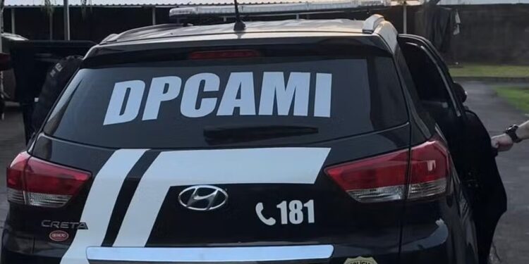 Mulher e crianças de 3 e 6 anos são mantidos em cárcere privado em Joinville