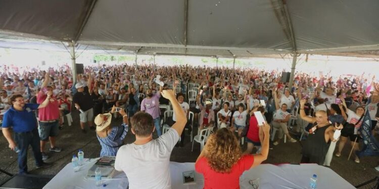 Professores do Estado deflagram greve a partir do dia 23 de abril