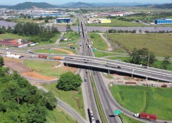 Viaduto entre a BR-470 e a BR-101 é inaugurado, em Navegantes