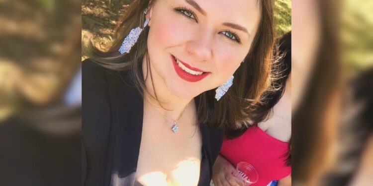 Mulher morre enquanto cortava grama em SC