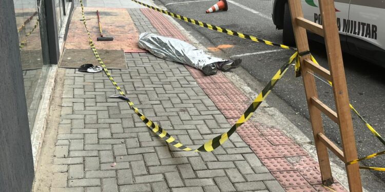 Pintor morre após sofrer descarga elétrica em Jaraguá do Sul