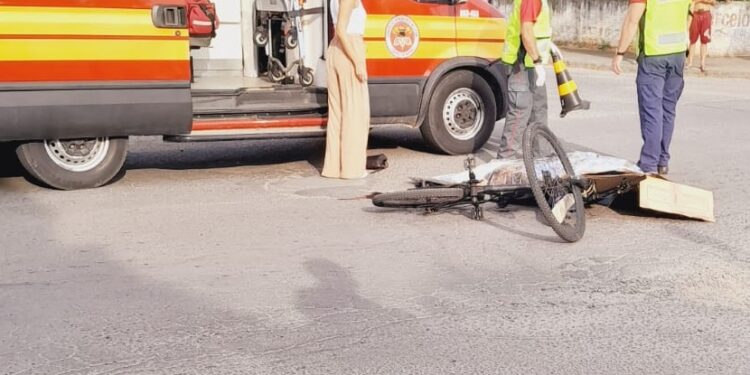 Ciclista morre atingida por caminhão em Barra Velha