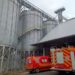 Dois jovens trabalhadores morrem soterrados em silo de grãos em SC