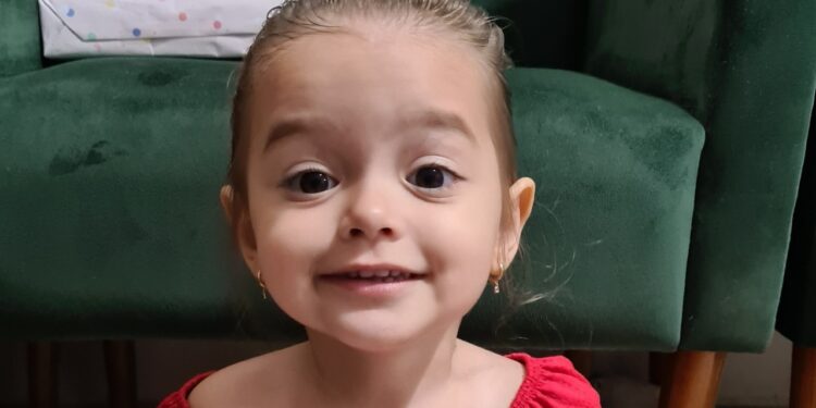 Família de Jaraguá do Sul cria campanha para ajudar criança com tumor cerebral