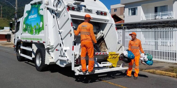 Confira como fica a coleta de lixo durante o feriado do Dia do Trabalhador em Jaraguá