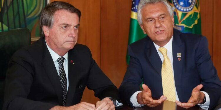 Bolsonaro sinaliza que pode indicar Caiado à presidência em 2026