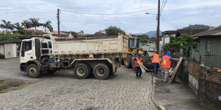 Bota Fora recolhe 80 toneladas de materiais em Jaraguá do Sul