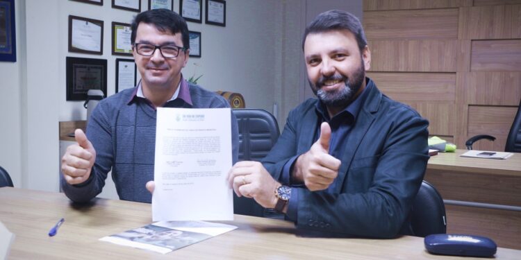 Prefeito de São João do Itaperiú e vice passam por audiência de custódia e são levados ao presídio