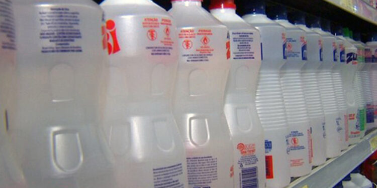Anvisa volta a proibir venda de álcool líquido 70% a partir de 30 de abril