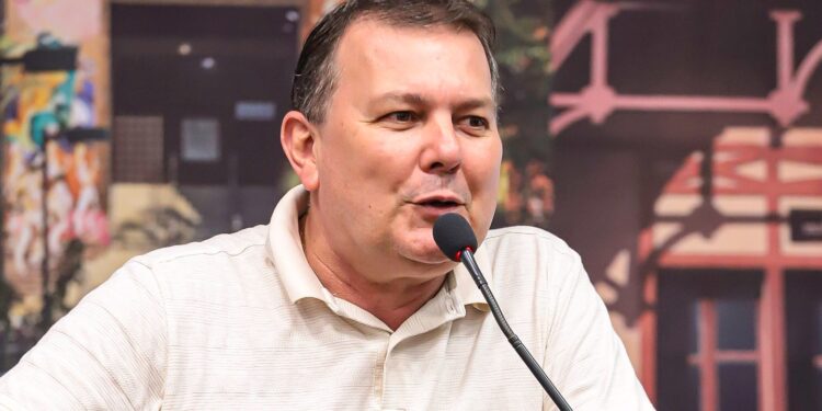 Vereador é alvo de operação contra corrupção em Joinville