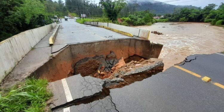 Obras da Ponte da Trindade, entre Jaraguá do Sul e Schroeder, serão retomadas na próxima semana