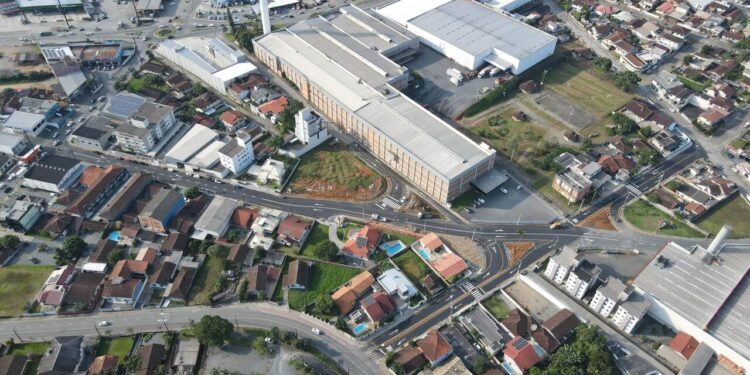 [Jaraguá] Semáforo na rua Joaquim Francisco de Paula terá tempo alterado